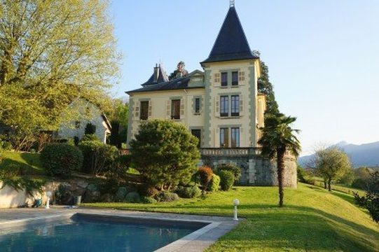 Castle in La Motte-Servolex