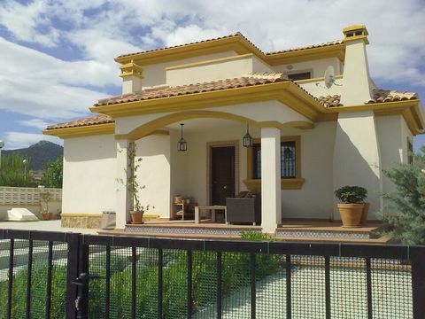 Villa in Hondon de las Nieves