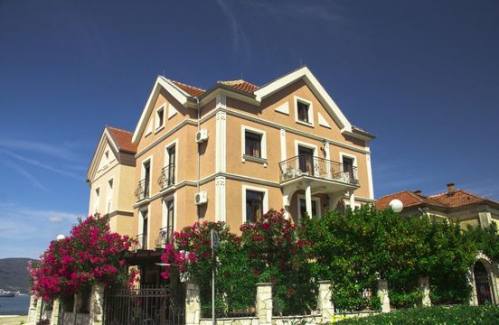 Hotel in Tivat
