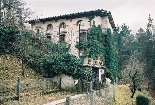 Villa in Menges
