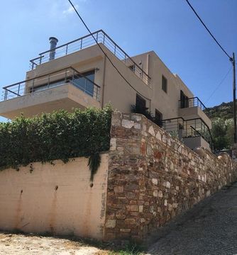Detached house in Porto Rafti