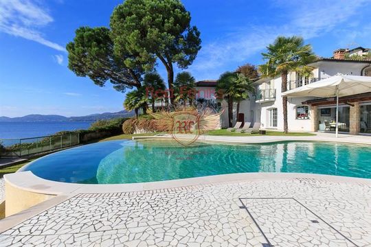 Villa in Cannero Riviera