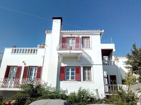 Apartment house in Spetses