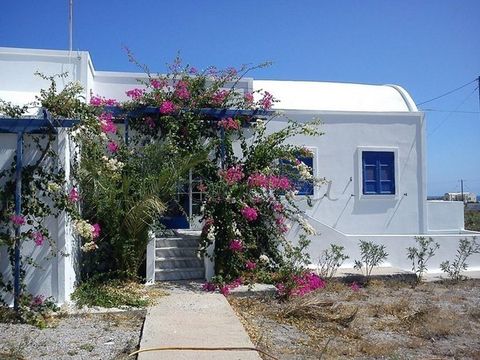 Detached house in Santorini