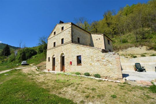 Detached house in Macerata