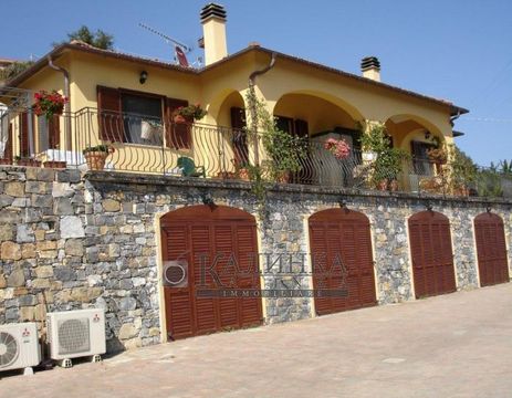 Villa in Santo Stefano al Mare