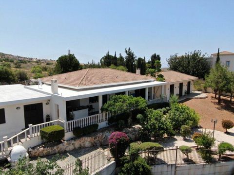 Bungalow in Paphos Municipality