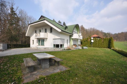 Detached house in Šiška