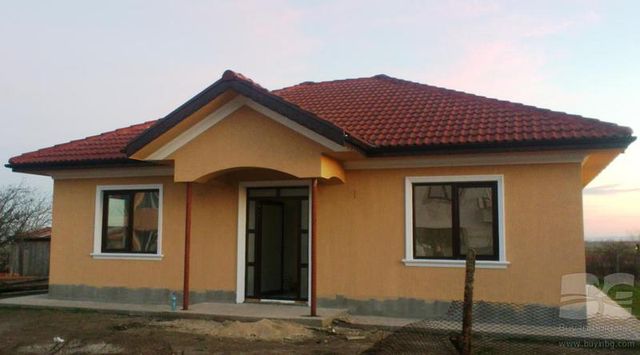 Detached house in Kamenar