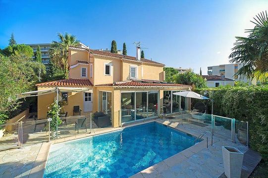 Detached house in Cannes