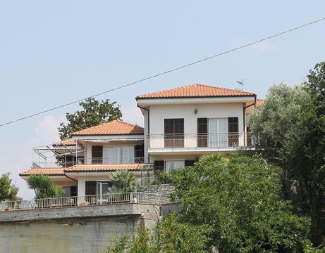 Villa in Vallecrosia