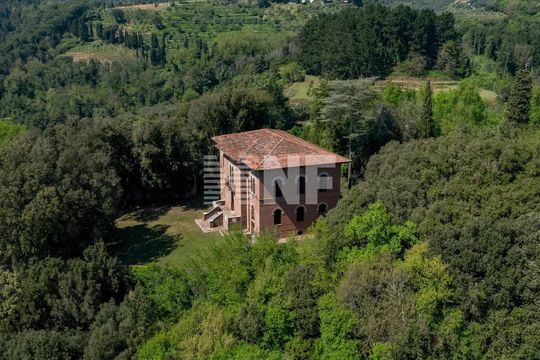 Villa in Vallico di Sopra