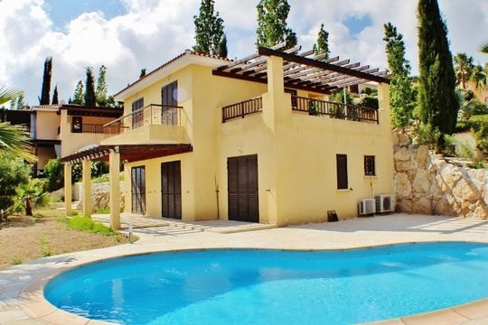 Detached house in Kamares