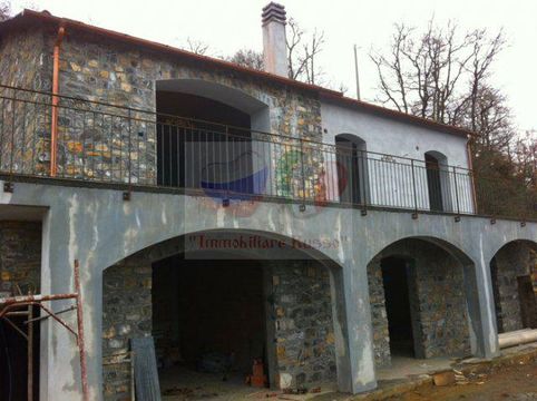 Detached house in Imperia
